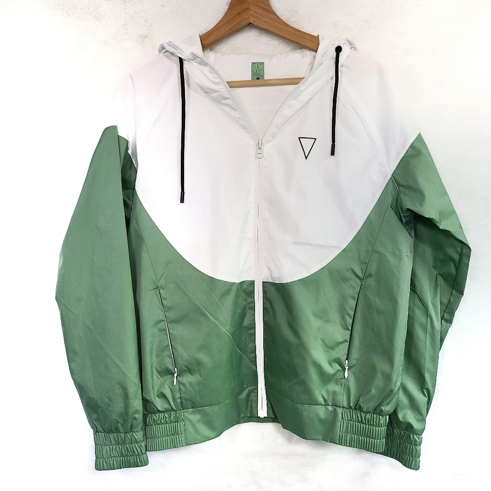 Like New DAE Active Windbreaker Zip Pockets